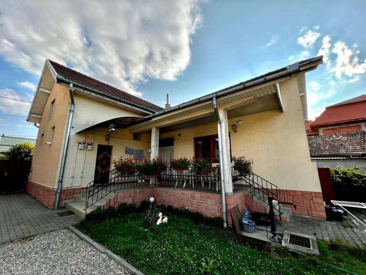 Casa Linda Apartment Turda Exterior photo